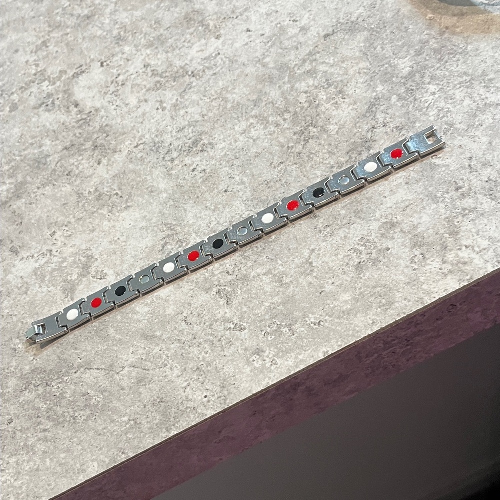 Silver Link Magnetic Therapy Bracelet with Red and White Inlays - Picture 2 of 2
